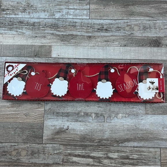NWT Rae Dunn Santa Gnome Christmas Garland - Picture 1 of 7